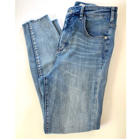 Anthropologie Pilcro Ultra High Rise Skinny Jeans - Picture 9 of 10